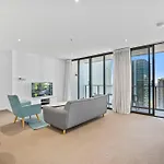 Breezy Seaview 2Br Apt In Broadbeach