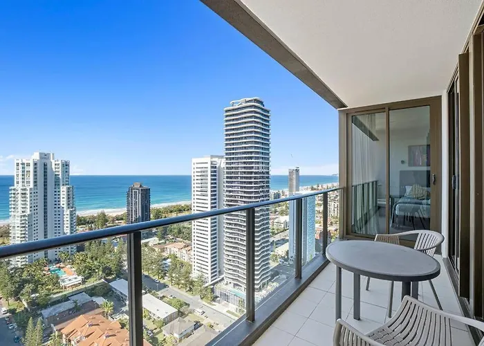 Breezy Seaview 2Br Apt In Broadbeach