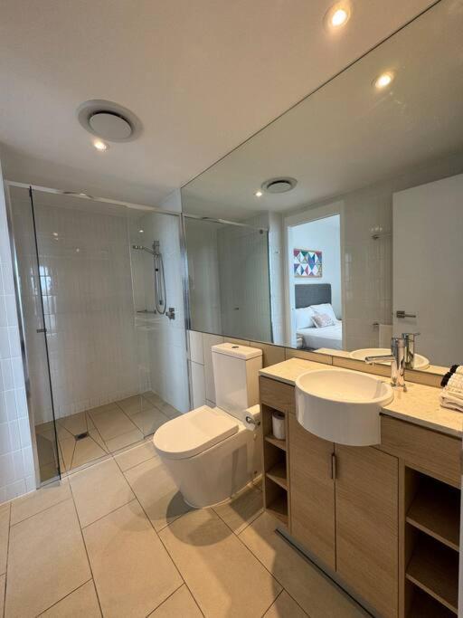 Breezy Seaview 2br In Broadbeach * Gold Coast