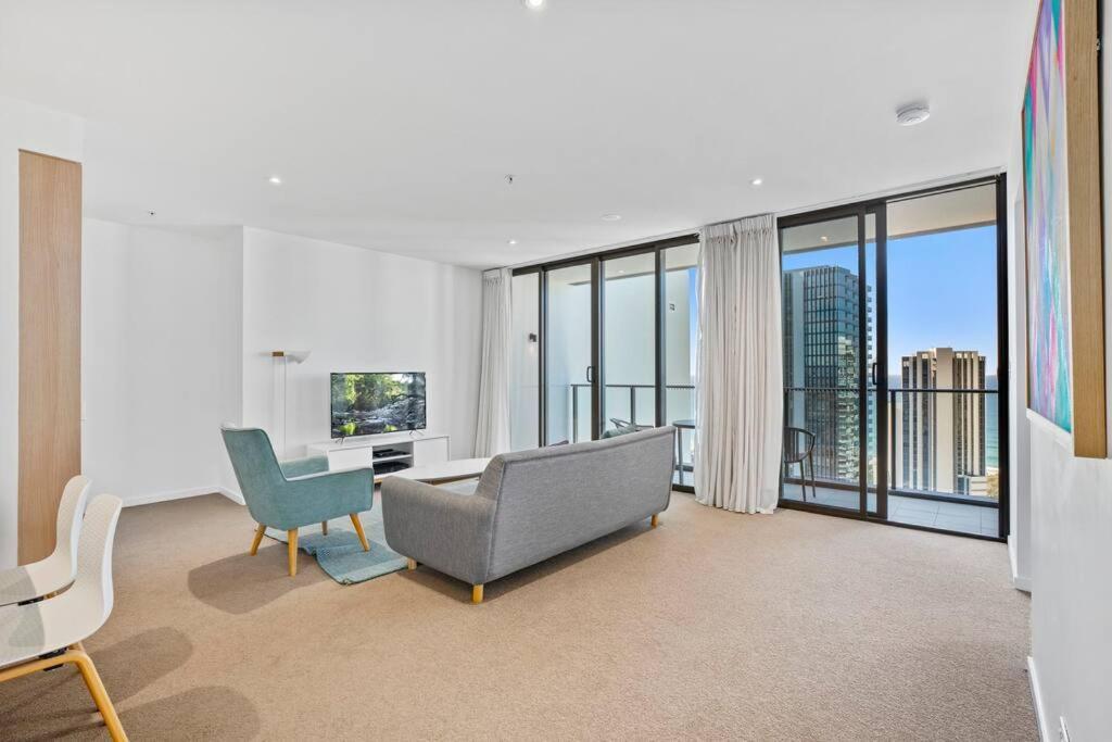 Breezy Seaview 2br In Broadbeach Apartment *