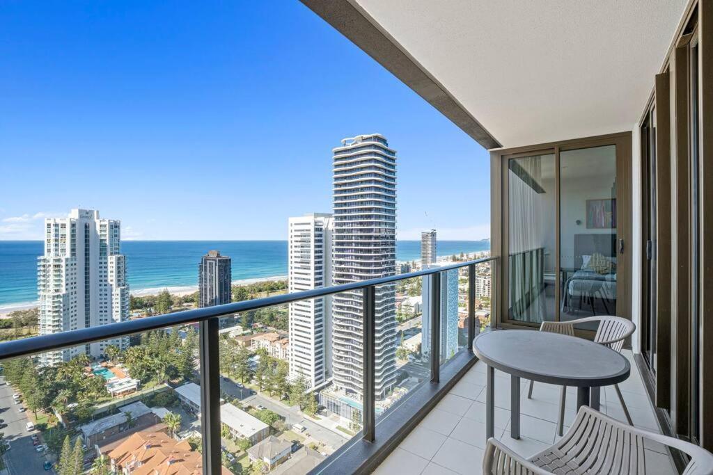 Apartment Breezy Seaview 2br In Broadbeach *